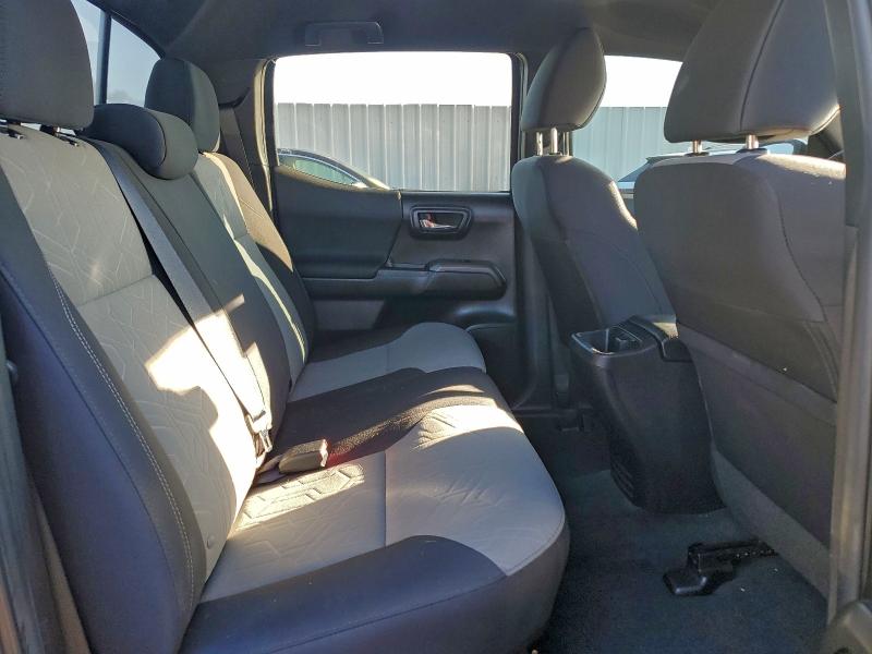 Фото 10 - TOYOTA TACOMA