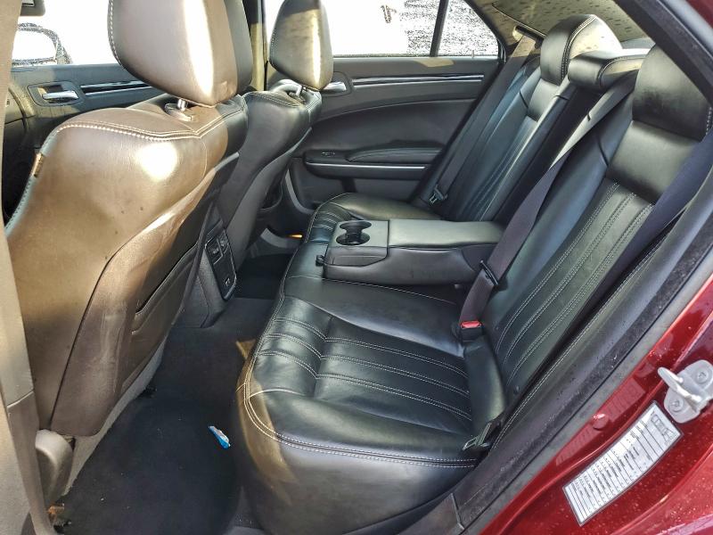 Фото 10 - CHRYSLER 300