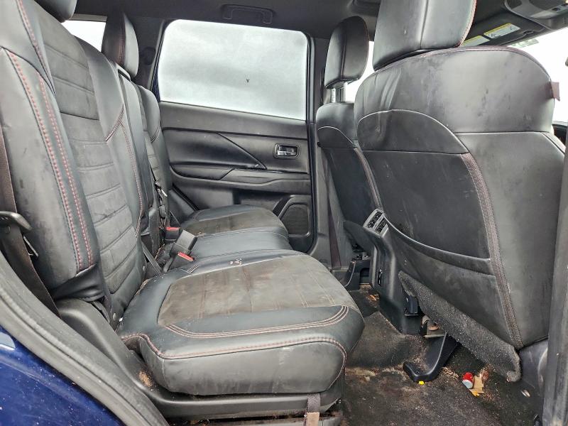 Фото 11 - MITSUBISHI OUTLANDER