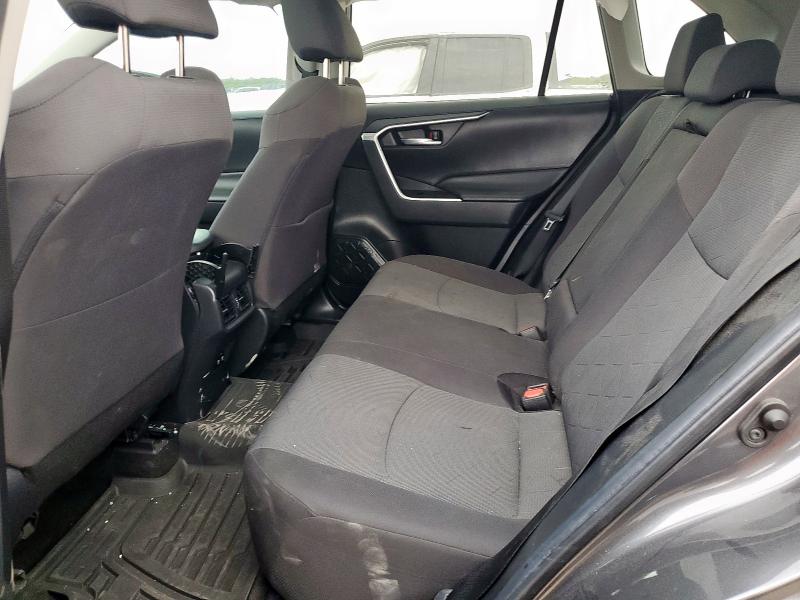 Фото 11 - TOYOTA RAV4