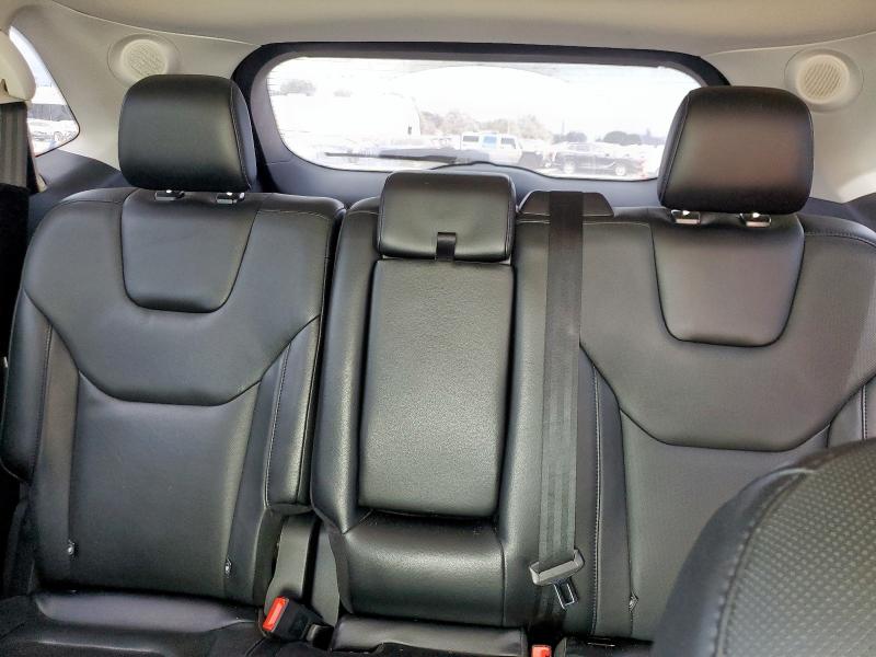 Фото 10 - FORD EDGE