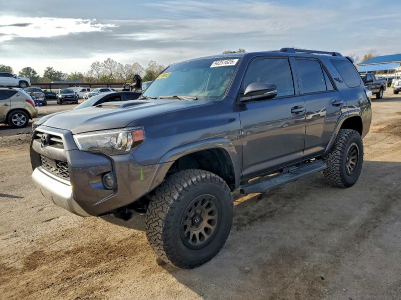 Фото 1 - TOYOTA 4RUNNER