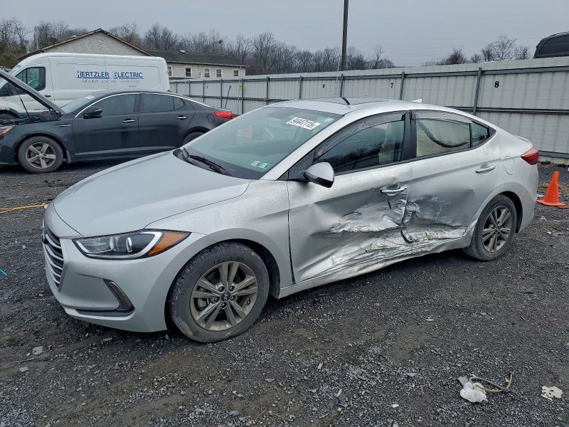 Фото 1 - HYUNDAI ELANTRA