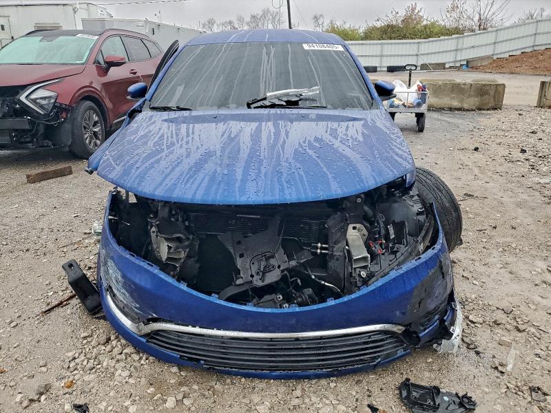 Фото 5 - CHRYSLER 200