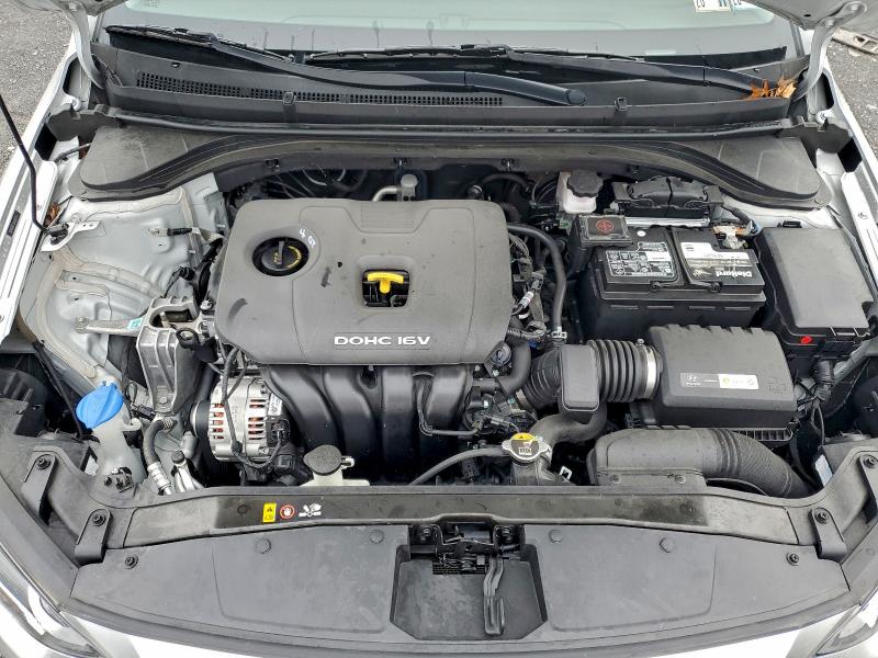 Фото 11 - HYUNDAI ELANTRA