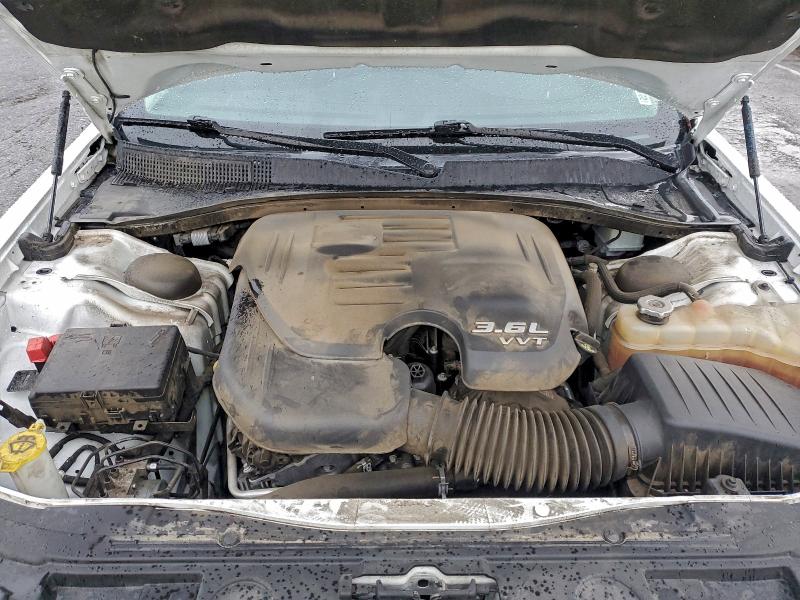 Фото 11 - CHRYSLER 300