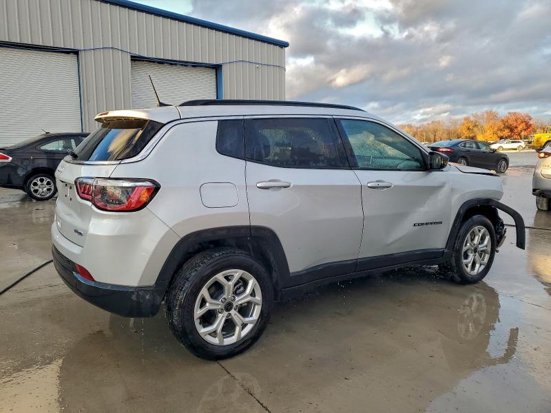 Фото 3 - JEEP COMPASS