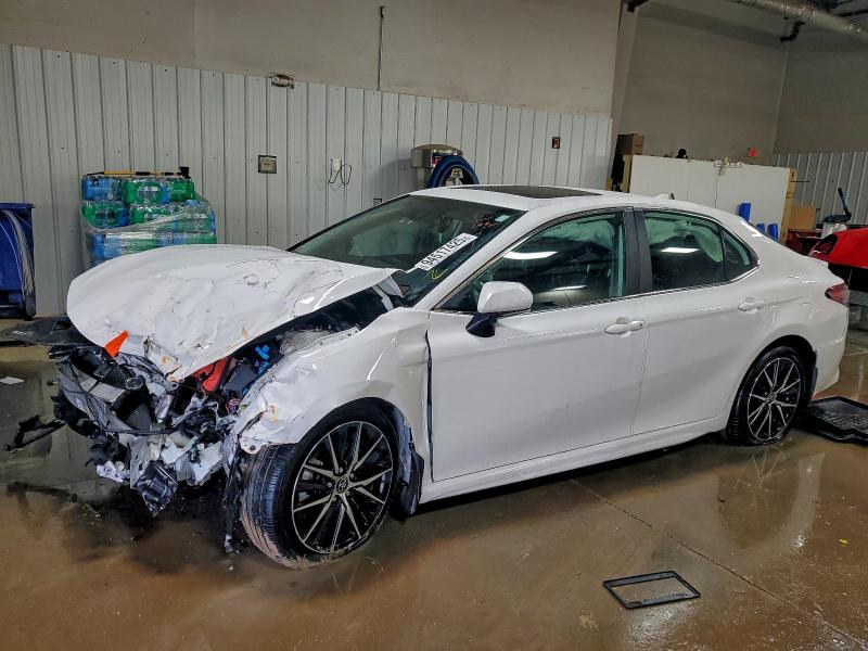 Фото 1 - TOYOTA CAMRY