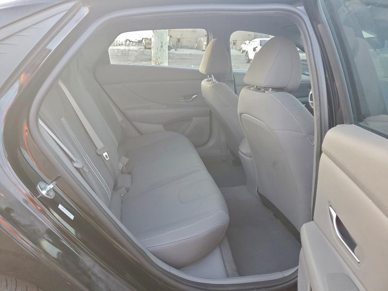 Фото 10 - HYUNDAI ELANTRA