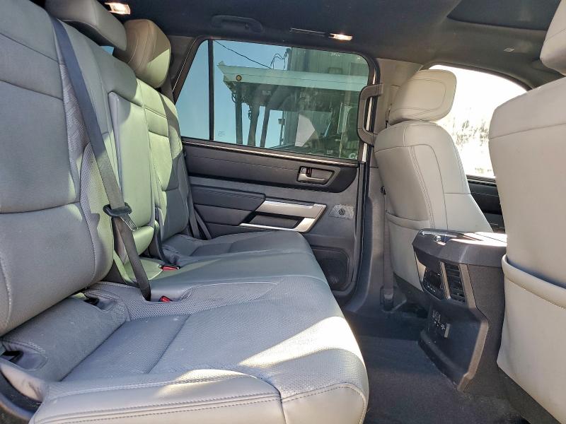 Фото 11 - TOYOTA SEQUOIA