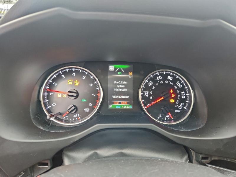 Фото 9 - TOYOTA RAV4