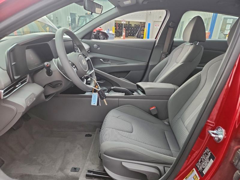 Фото 7 - HYUNDAI ELANTRA