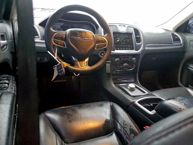 Фото 8 - CHRYSLER 300