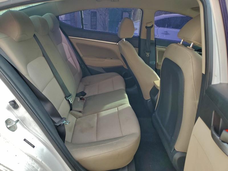 Фото 10 - HYUNDAI ELANTRA