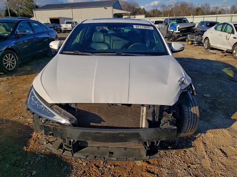 Фото 5 - HYUNDAI ELANTRA