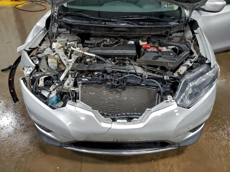 Фото 12 - NISSAN ROGUE