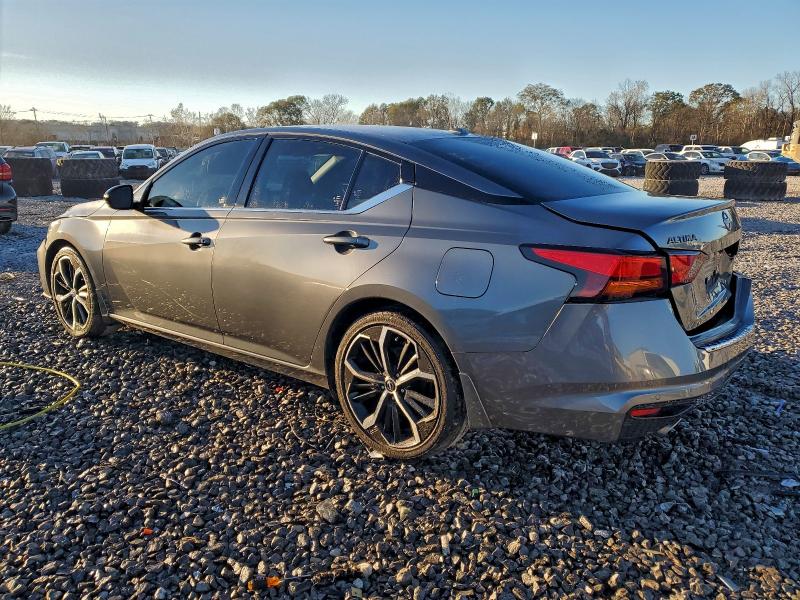 Фото 2 - NISSAN ALTIMA