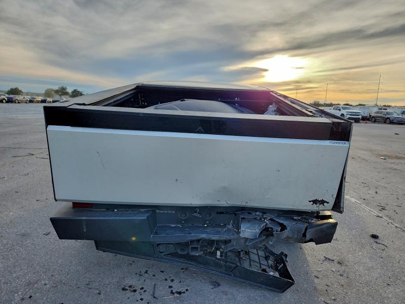 TESLA CYBERTRUCK 2024 VIN 7G2CEHEE2RA038355