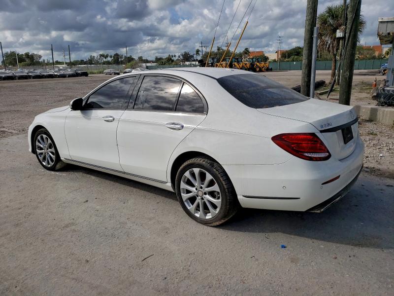 Фото 2 - MERCEDES-BENZ E-CLASS