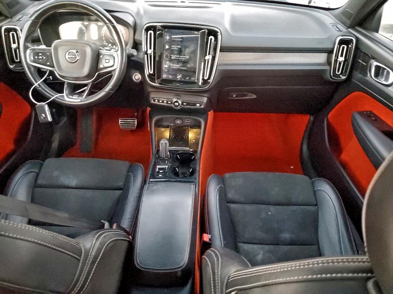 Фото 8 - VOLVO XC40