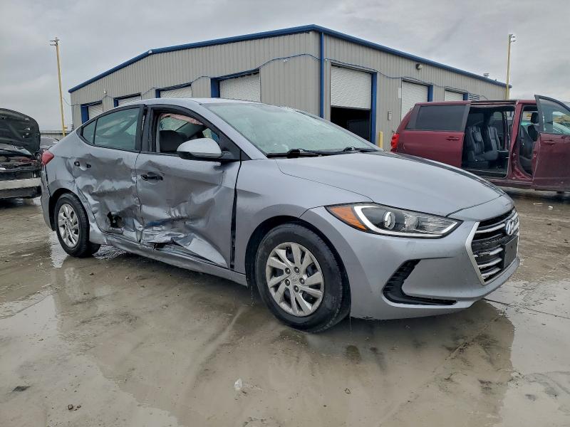 Фото 4 - HYUNDAI ELANTRA