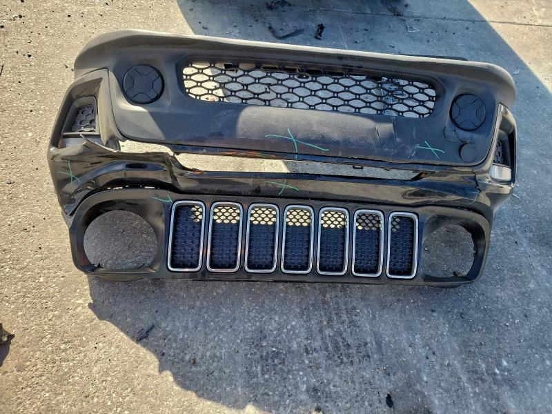 Фото 13 - JEEP RENEGADE