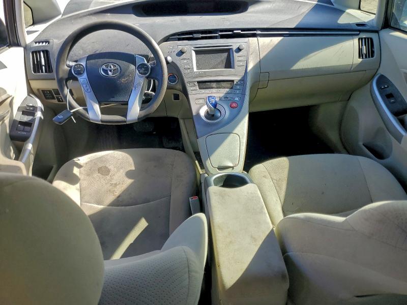 Фото 8 - TOYOTA PRIUS