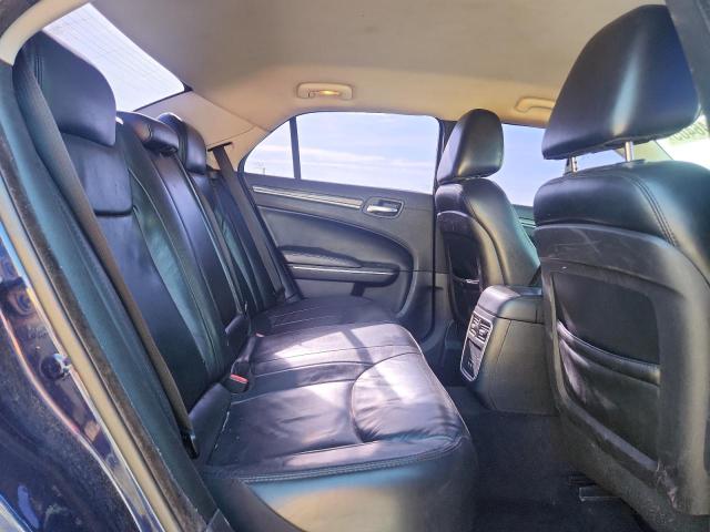 Фото 10 - CHRYSLER 300