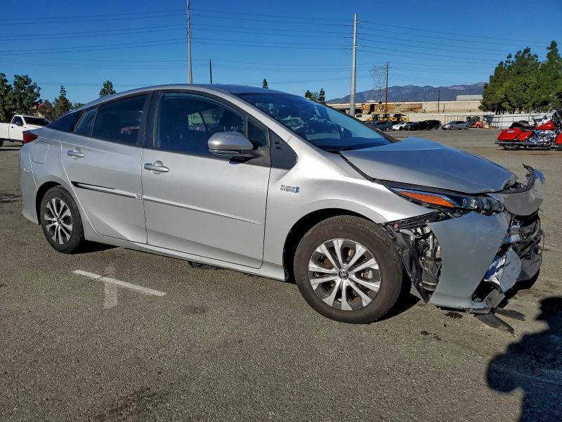 Фото 4 - TOYOTA PRIUS