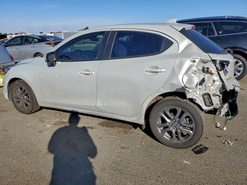 Фото 2 - TOYOTA YARIS