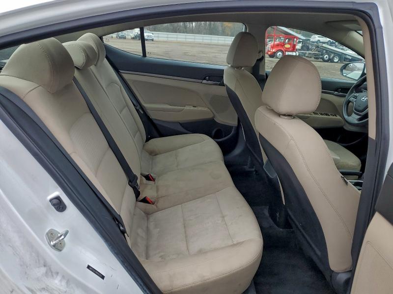 Фото 10 - HYUNDAI ELANTRA