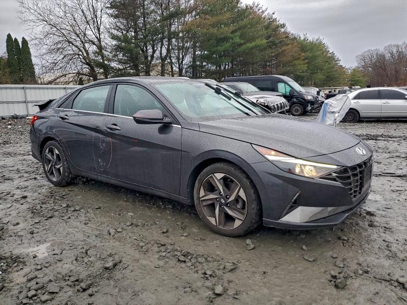 Фото 4 - HYUNDAI ELANTRA