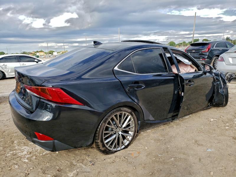 Фото 3 - LEXUS IS