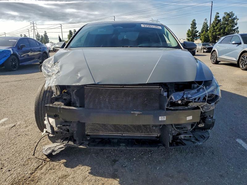 Фото 5 - HYUNDAI ELANTRA