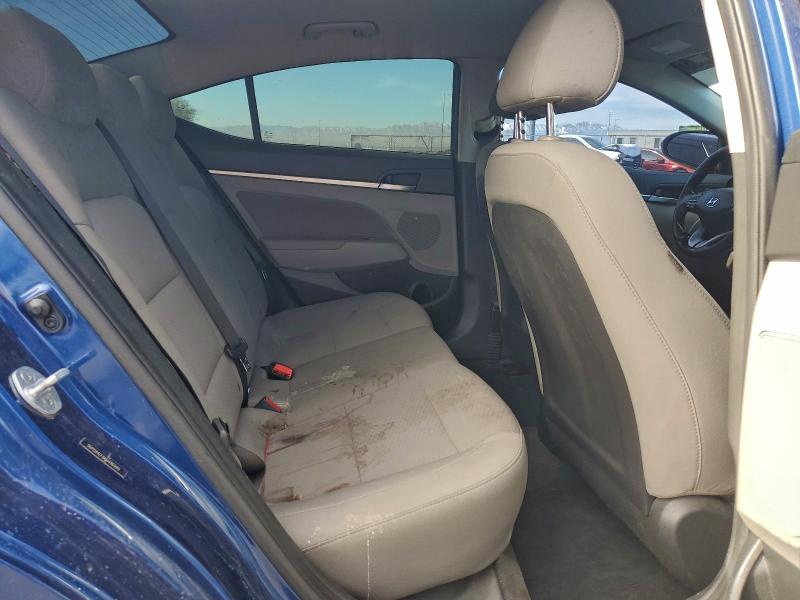 Фото 10 - HYUNDAI ELANTRA