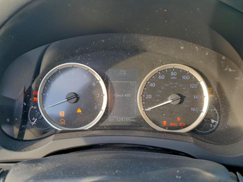 Фото 9 - LEXUS IS