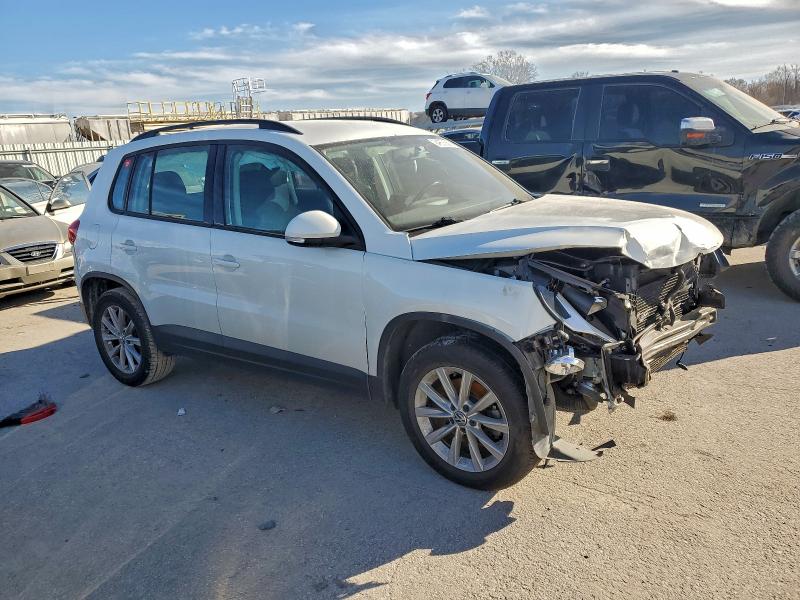 VOLKSWAGEN TIGUAN LIM 2018 VIN WVGAV7AX6JK004369