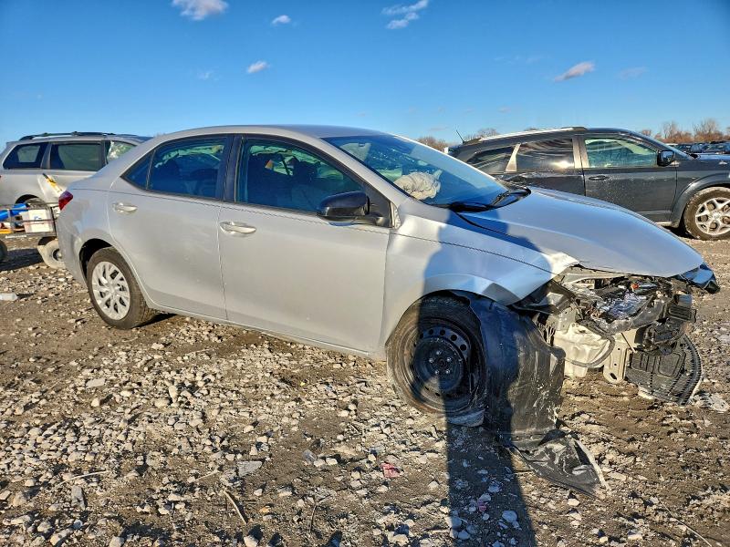 Фото 4 - TOYOTA COROLLA