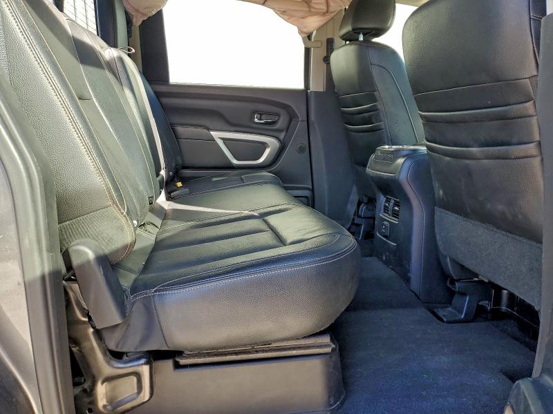 Фото 10 - NISSAN TITAN