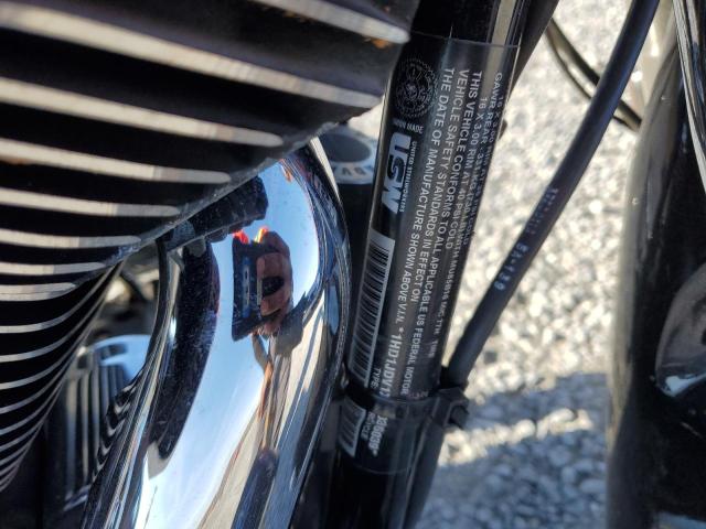 HARLEY-DAVIDSON FL 2015