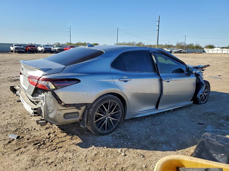 Фото 3 - TOYOTA CAMRY