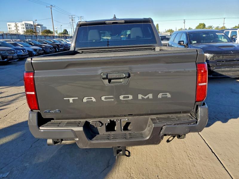 Фото 6 - TOYOTA TACOMA