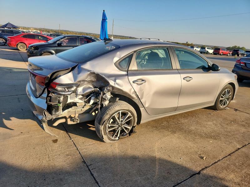 Фото 3 - KIA FORTE