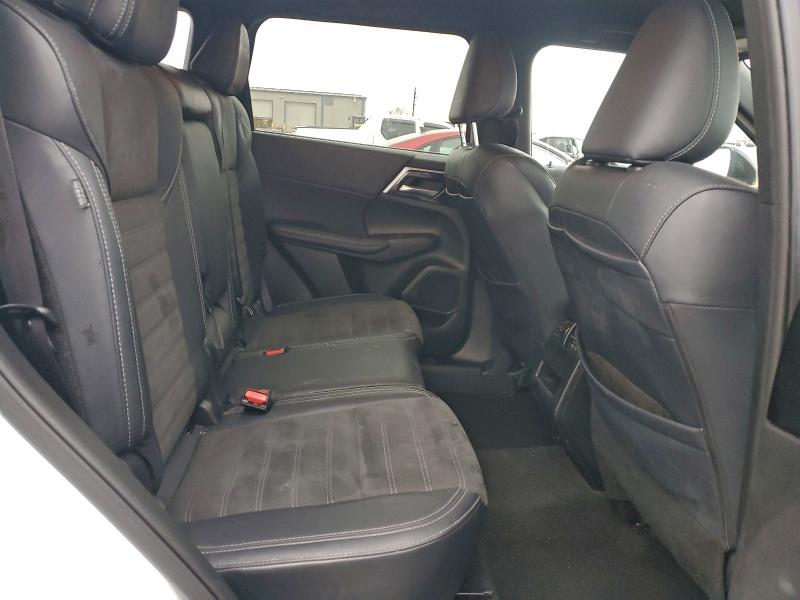 Фото 11 - MITSUBISHI OUTLANDER