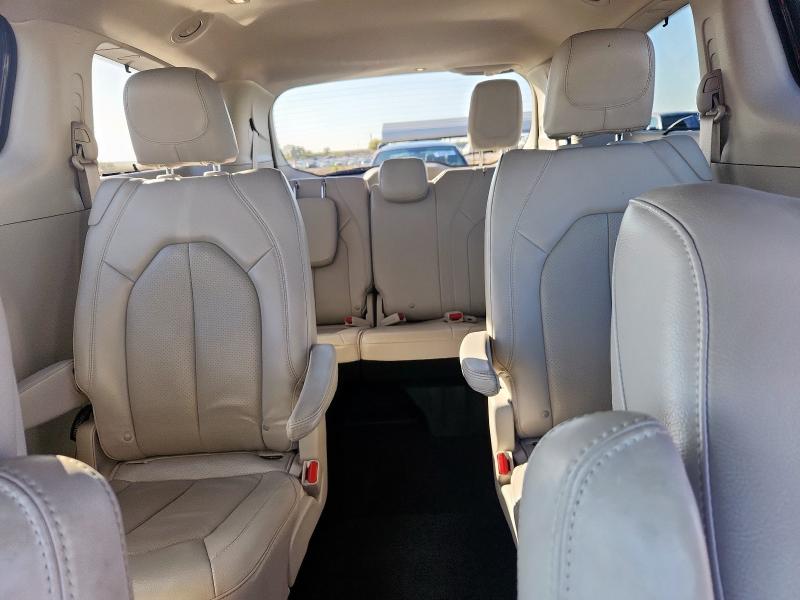 Фото 10 - CHRYSLER PACIFICA