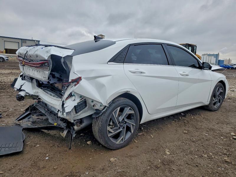 Фото 3 - HYUNDAI ELANTRA