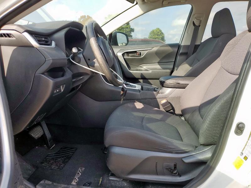 Фото 7 - TOYOTA RAV4