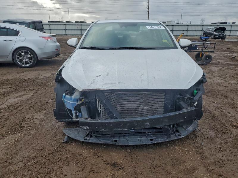 Фото 5 - HYUNDAI ELANTRA