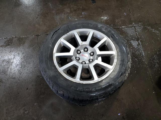 Фото 13 - GMC YUKON