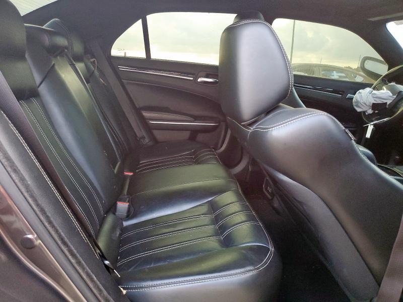 Фото 10 - CHRYSLER 300